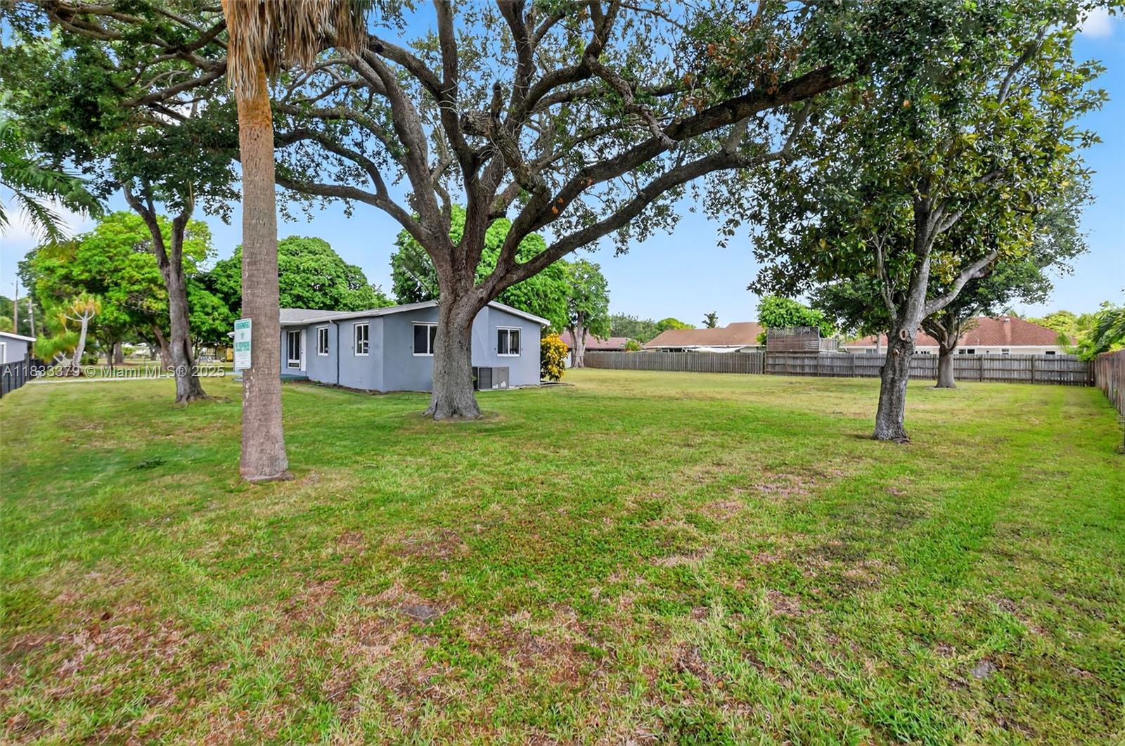 4061 Nova Ln Lake Worth, FL 33462