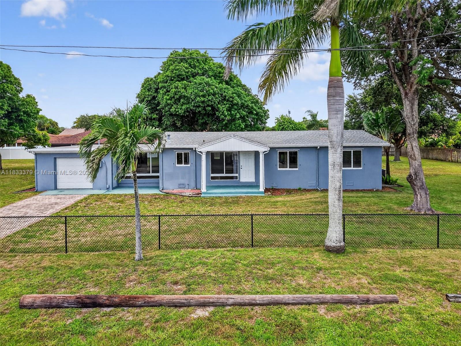 4061 Nova Ln Lake Worth, FL 33462