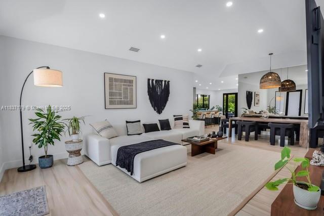 1543 Bird Rd Coral Gables, FL 33146 1543 Bird Rd Coral Gables, FL 33146