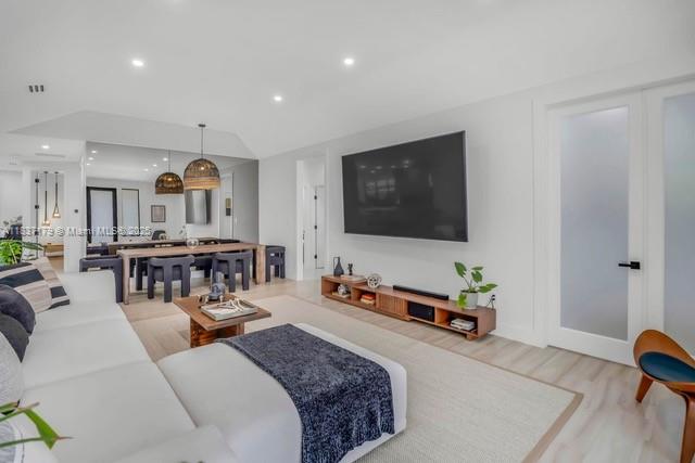 1543 Bird Rd Coral Gables, FL 33146 1543 Bird Rd Coral Gables, FL 33146