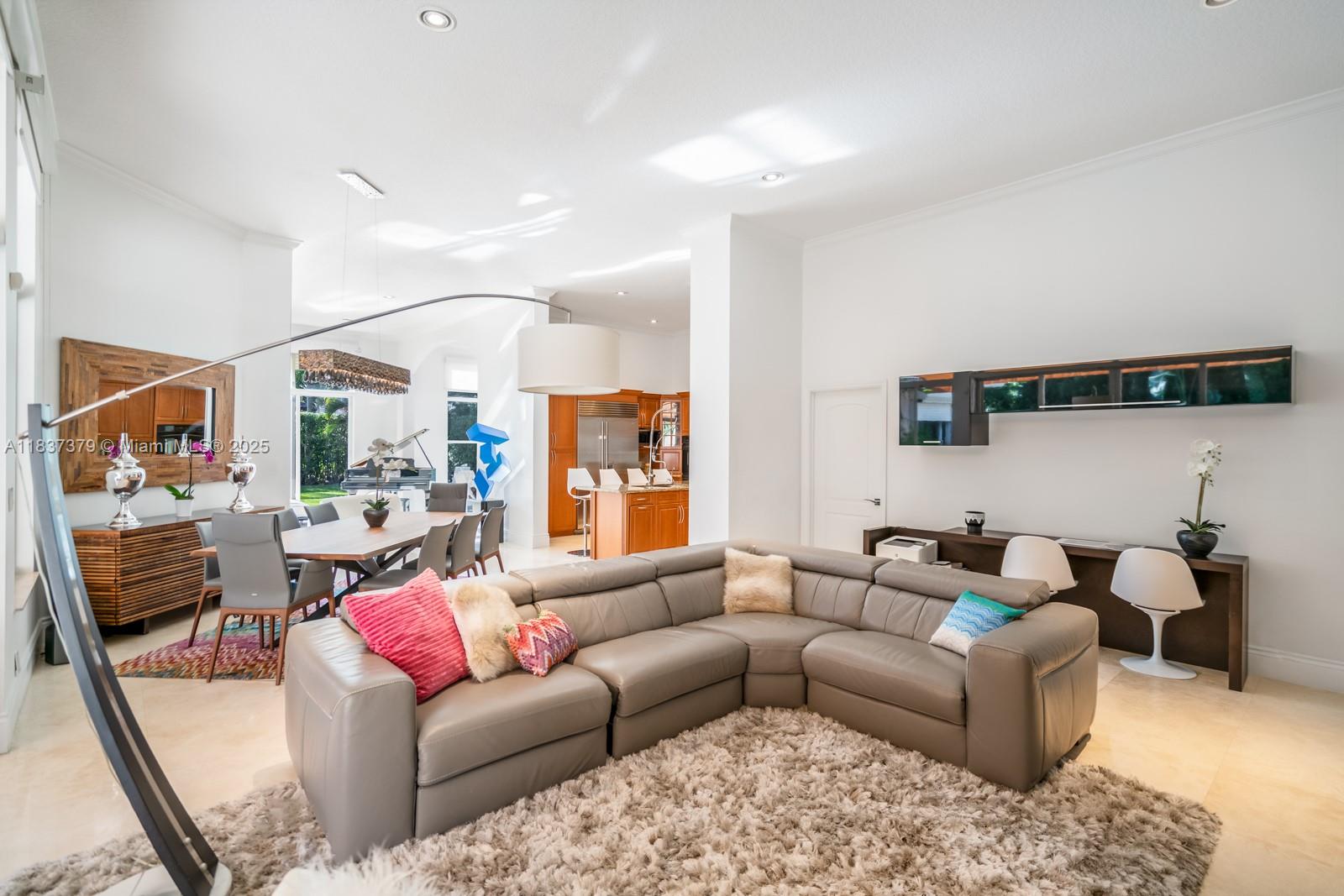 2535 Golf Vw Dr Weston, FL 33327