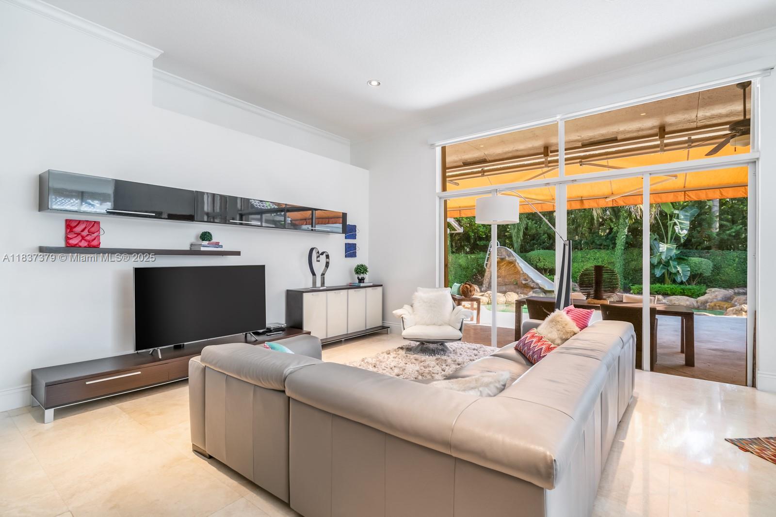 2535 Golf Vw Dr Weston, FL 33327