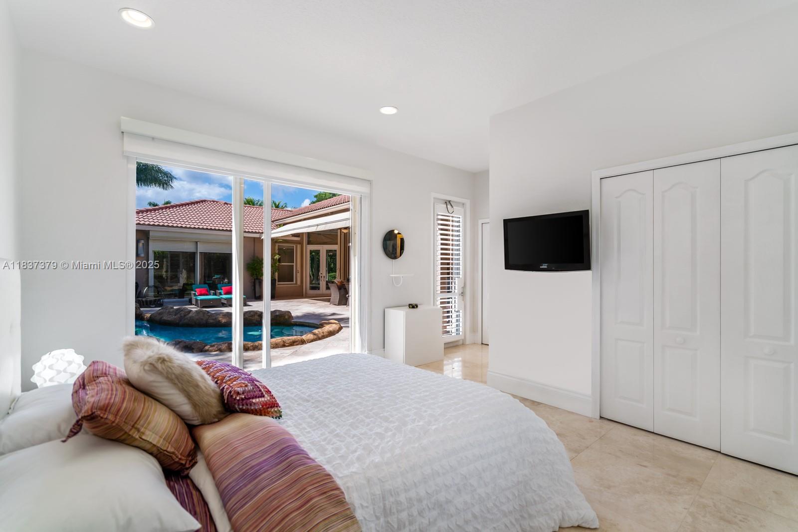 2535 Golf Vw Dr Weston, FL 33327