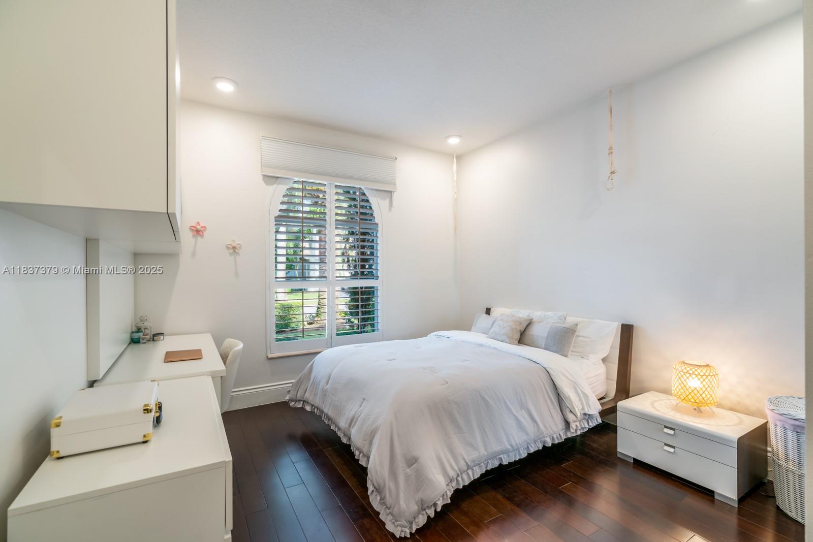 2535 Golf Vw Dr Weston, FL 33327