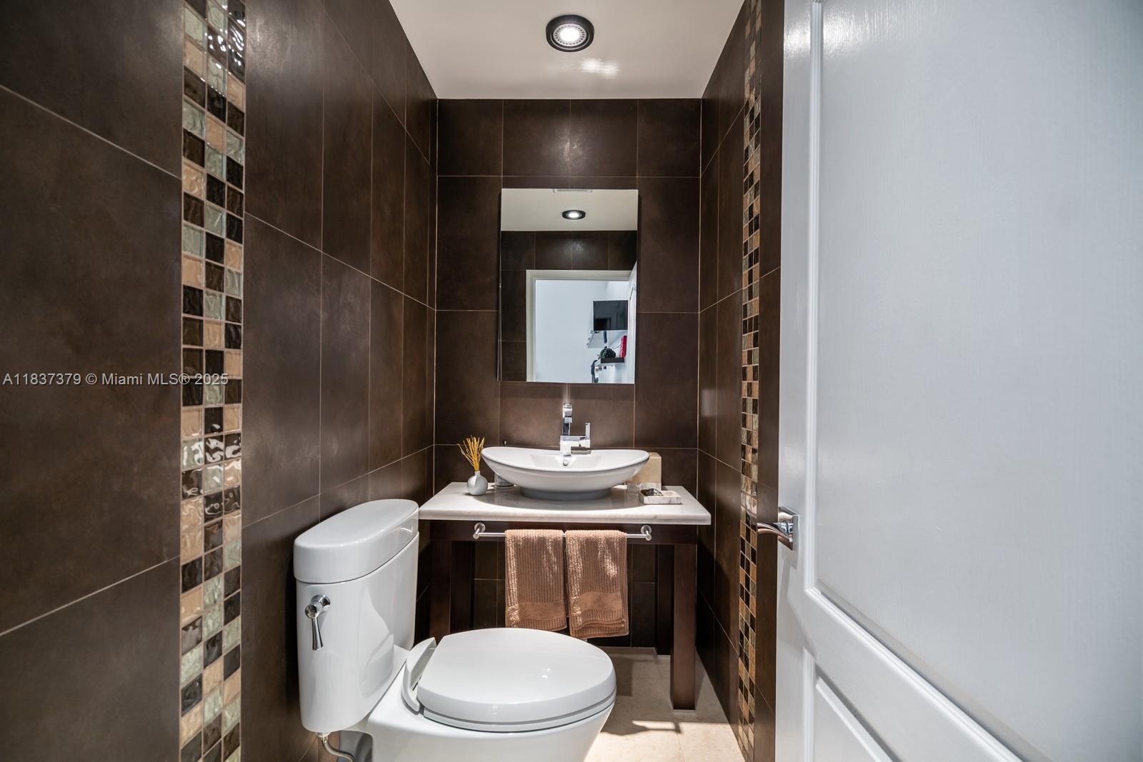 2535 Golf Vw Dr Weston, FL 33327