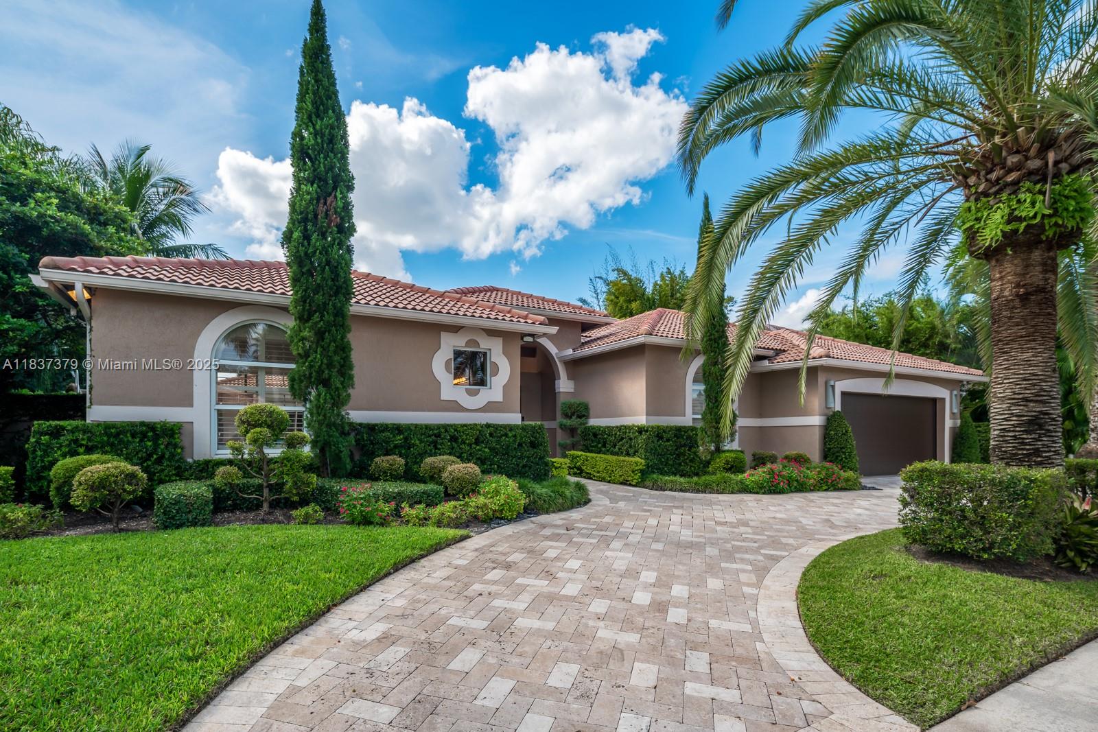 2535 Golf Vw Dr Weston, FL 33327