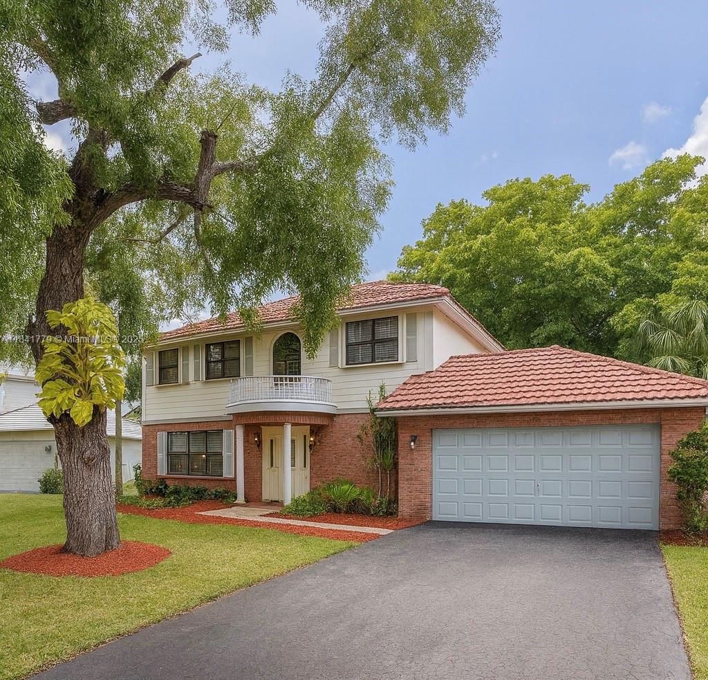 840 Greenbriar Ave