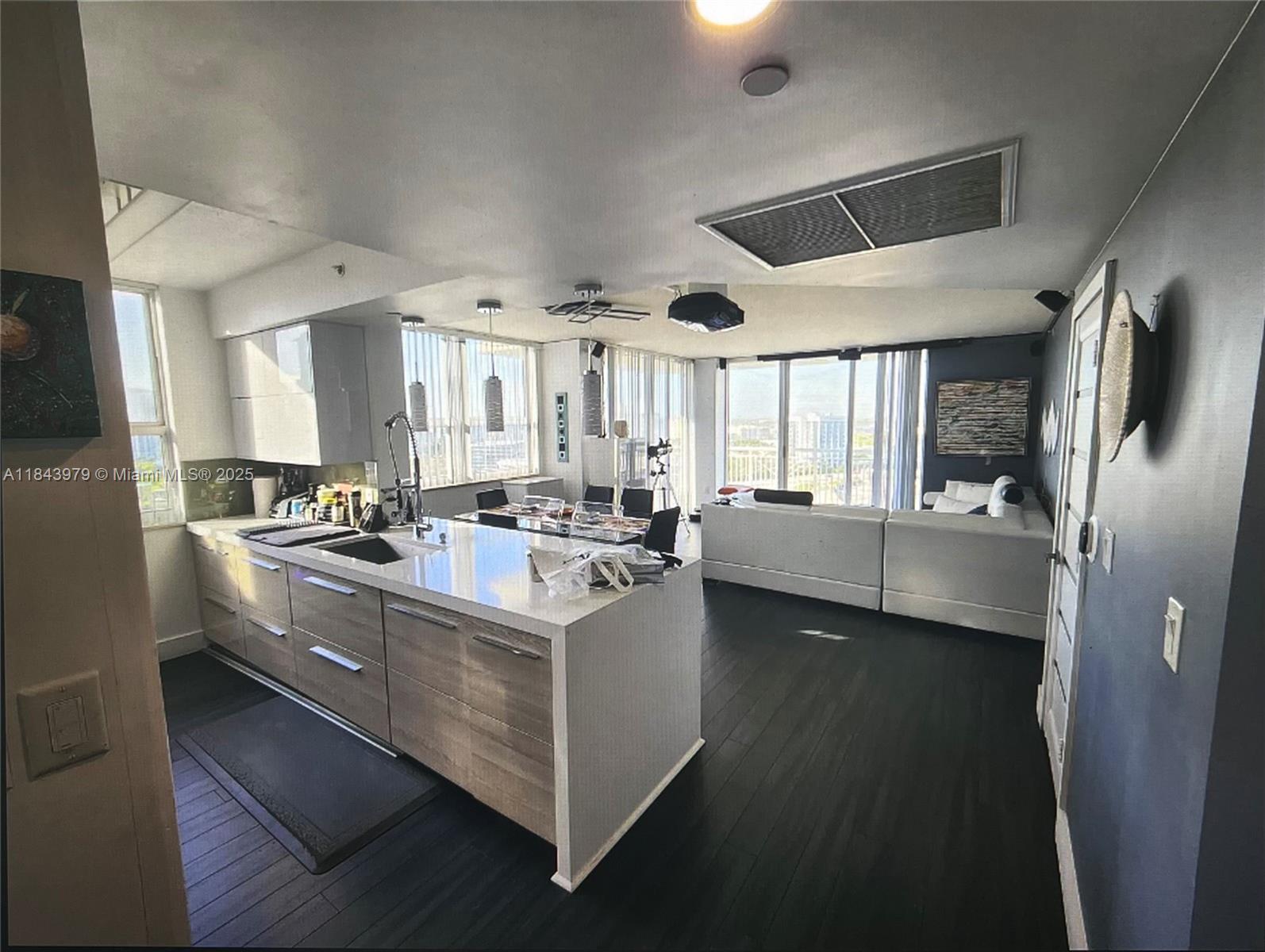 19501 W Country Clb Dr
