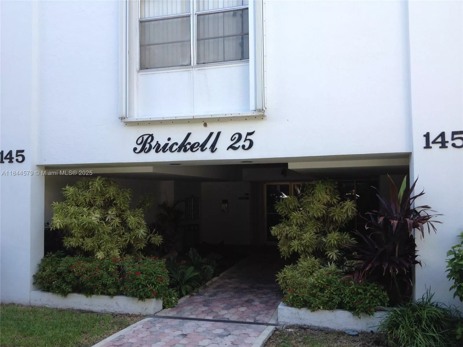 145 SE 25th Rd #301