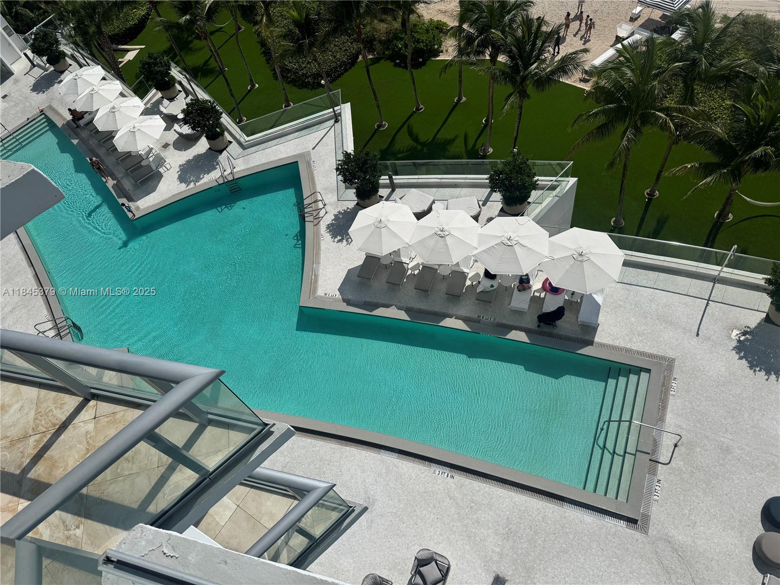 17001 Collins Ave #1002