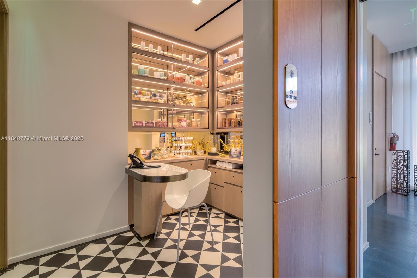 image Sls Lux Brickell47