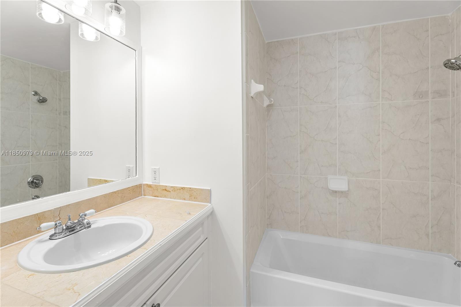 6861 SW 44th St #303 Miami, FL 33155