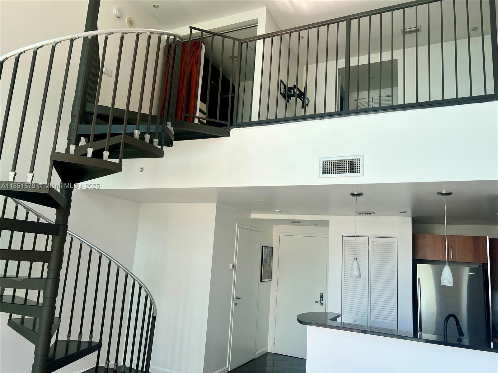 300 S Biscayne Blvd #Loft 826