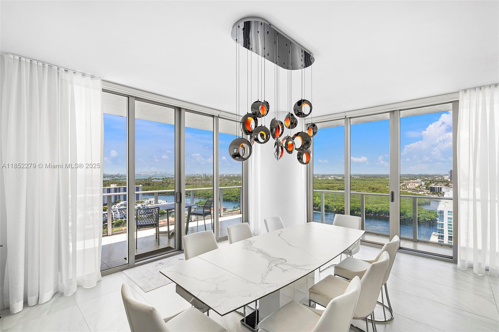 image Parque Towers Condo12
