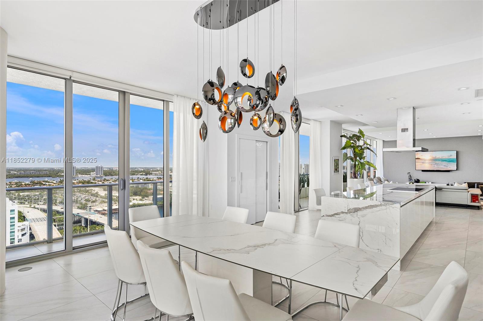 image Parque Towers Condo15