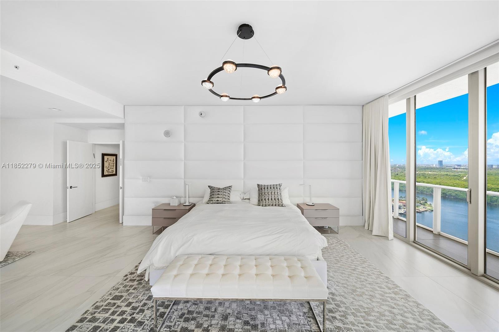 image Parque Towers Condo23