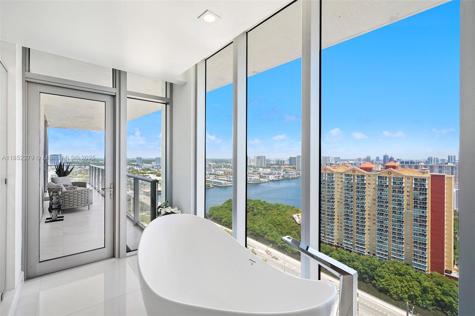 image Parque Towers Condo26