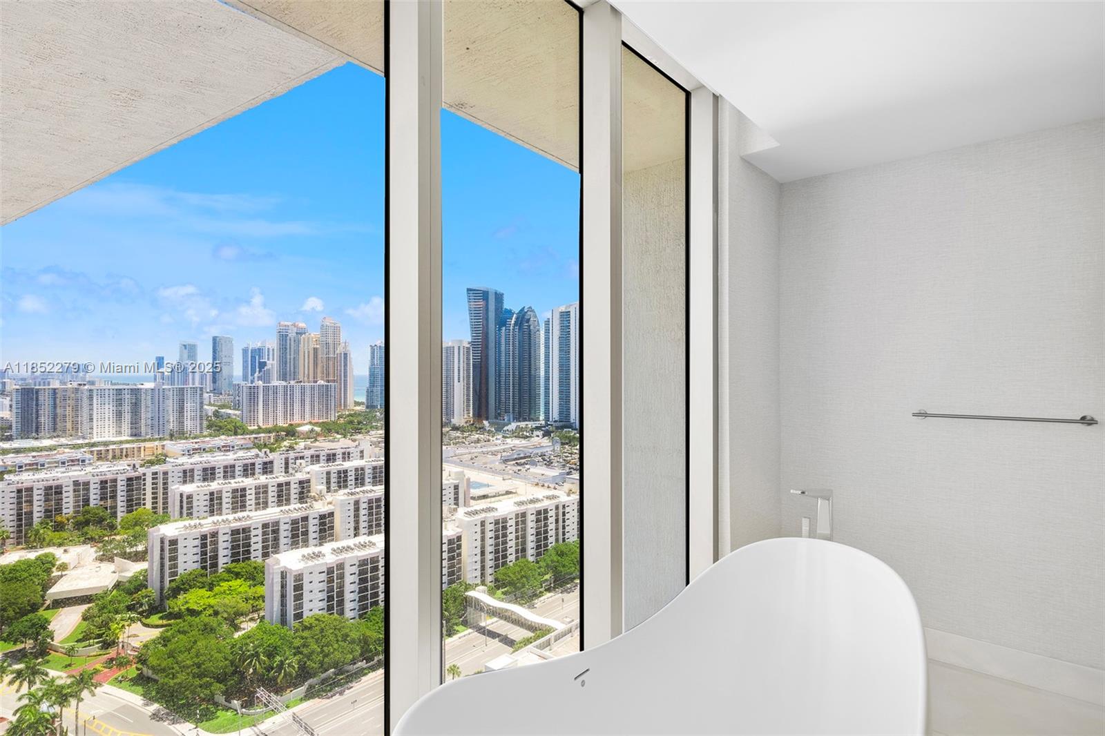 image Parque Towers Condo27