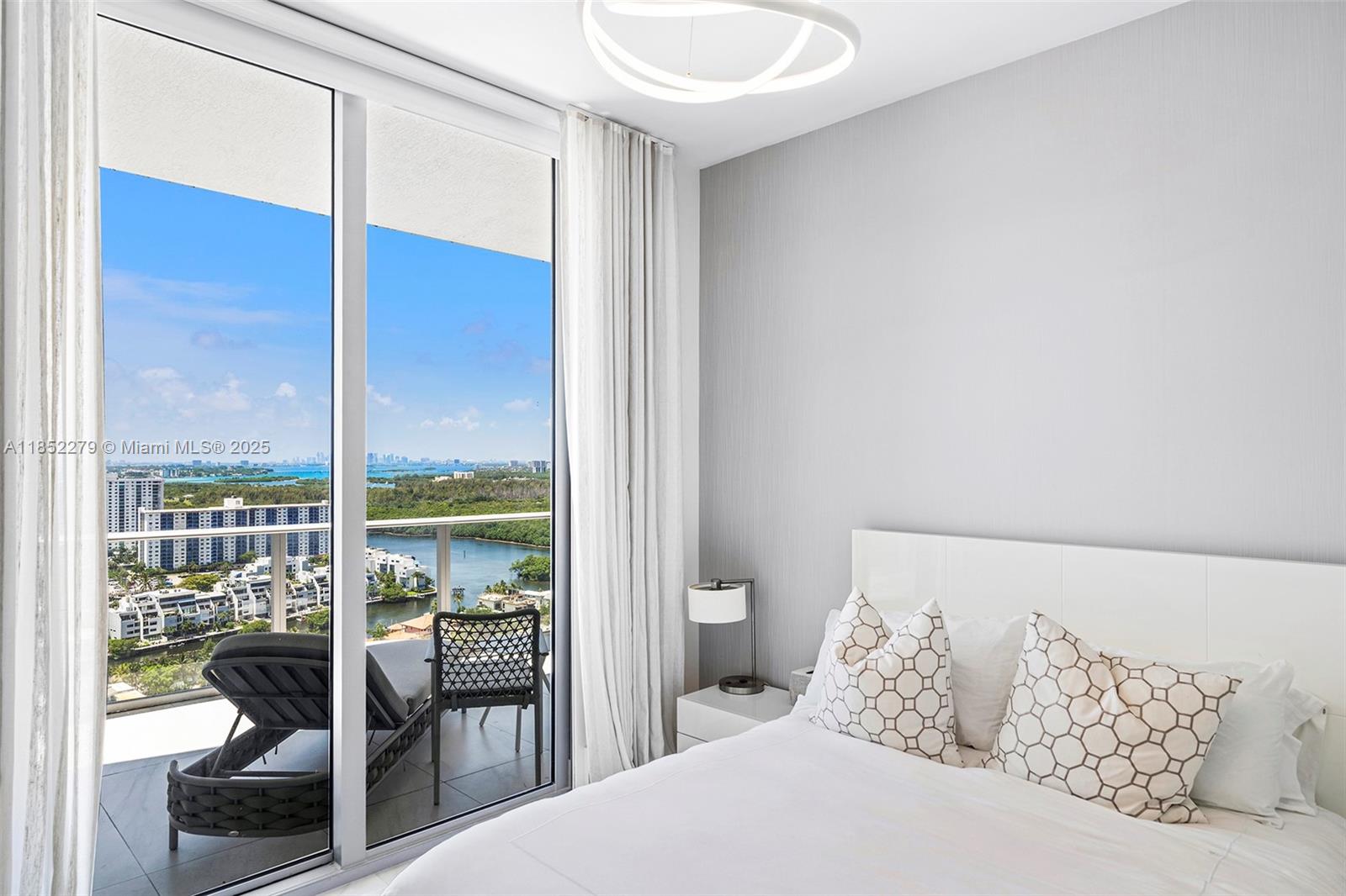 image Parque Towers Condo31
