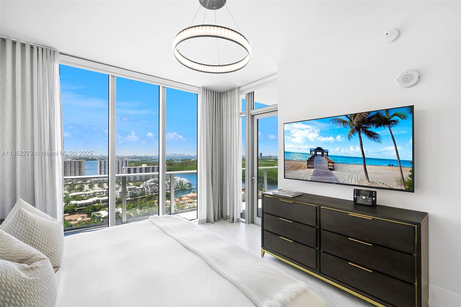 image Parque Towers Condo35