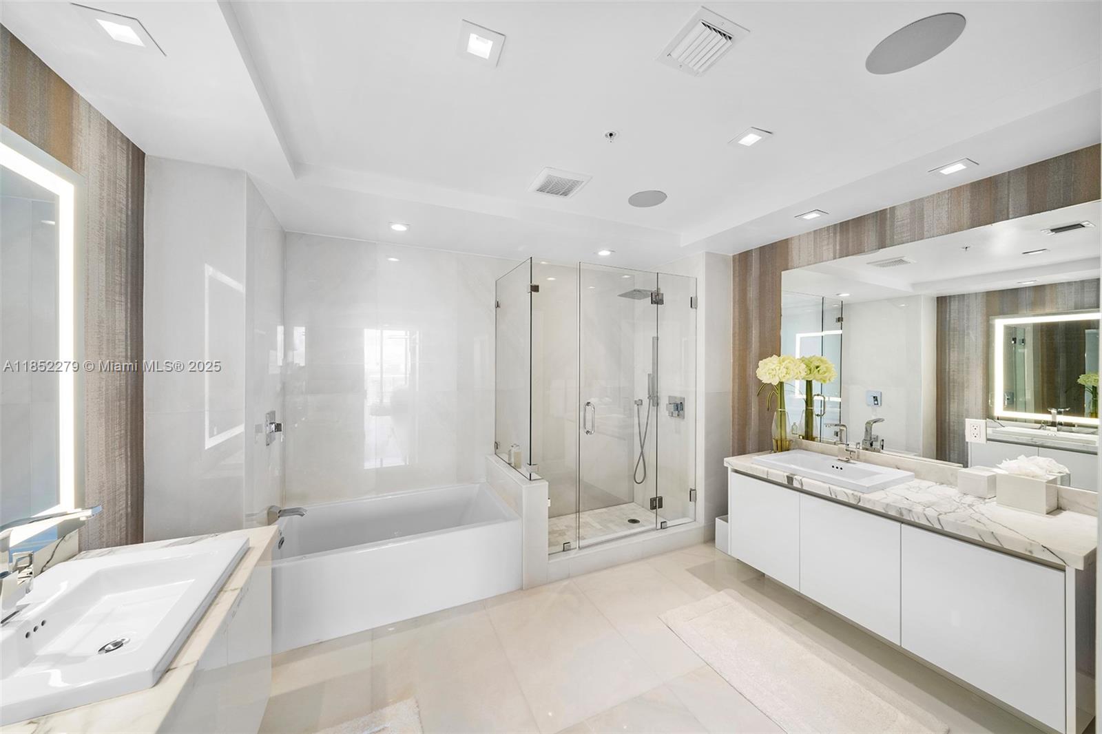 image Parque Towers Condo37