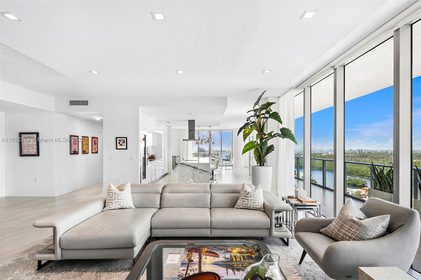 image Parque Towers Condo3