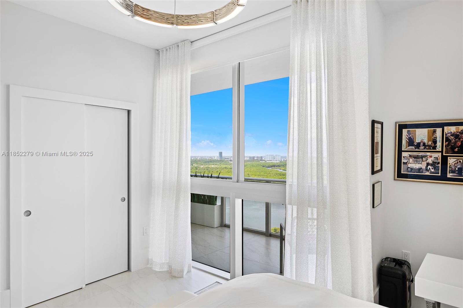 image Parque Towers Condo41