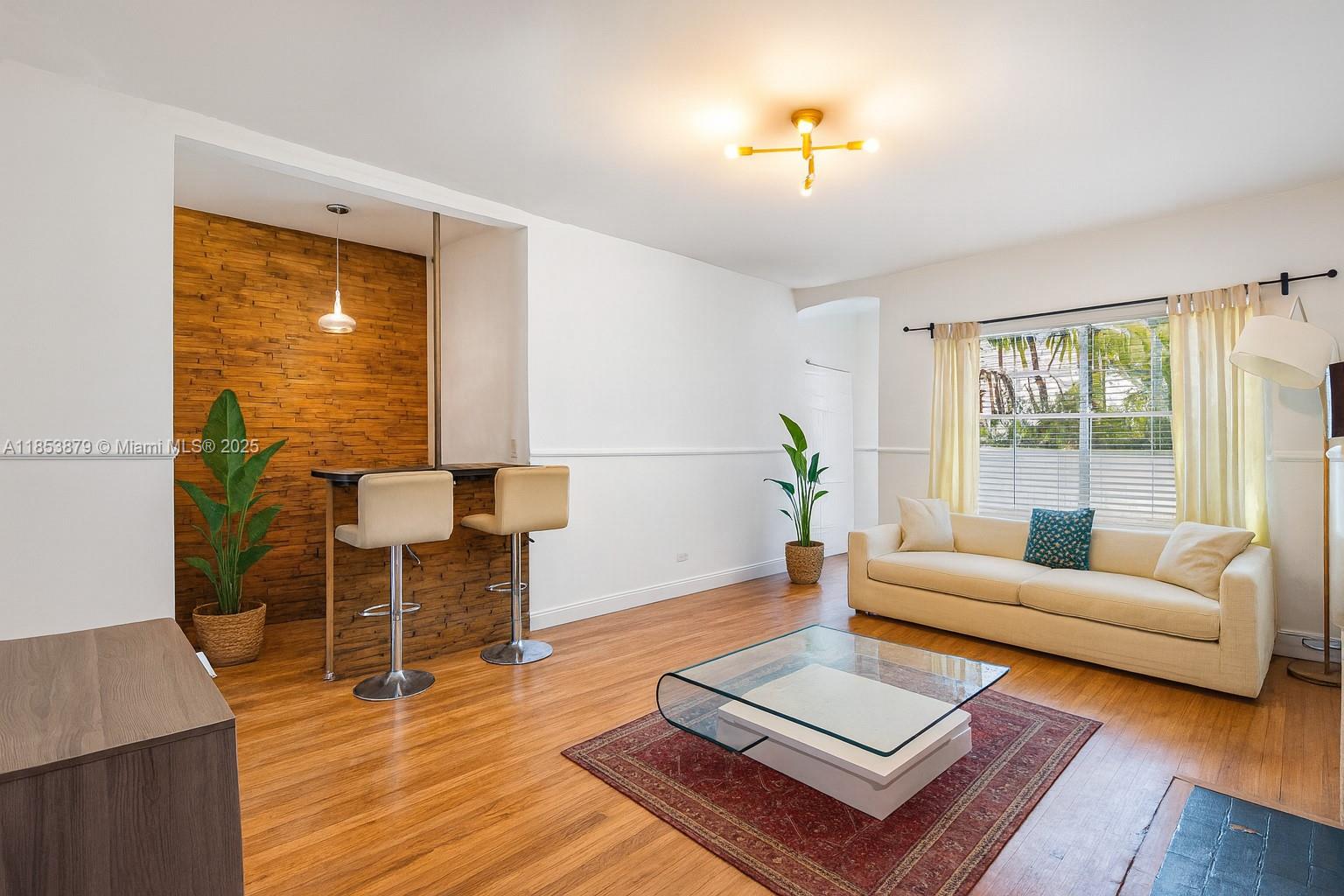 1521 Meridian Ave #103