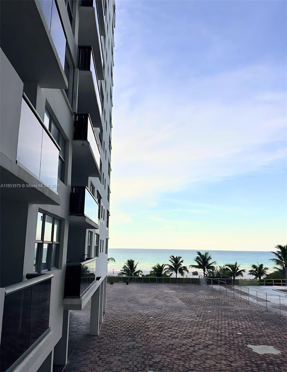 6039 Collins Ave #414