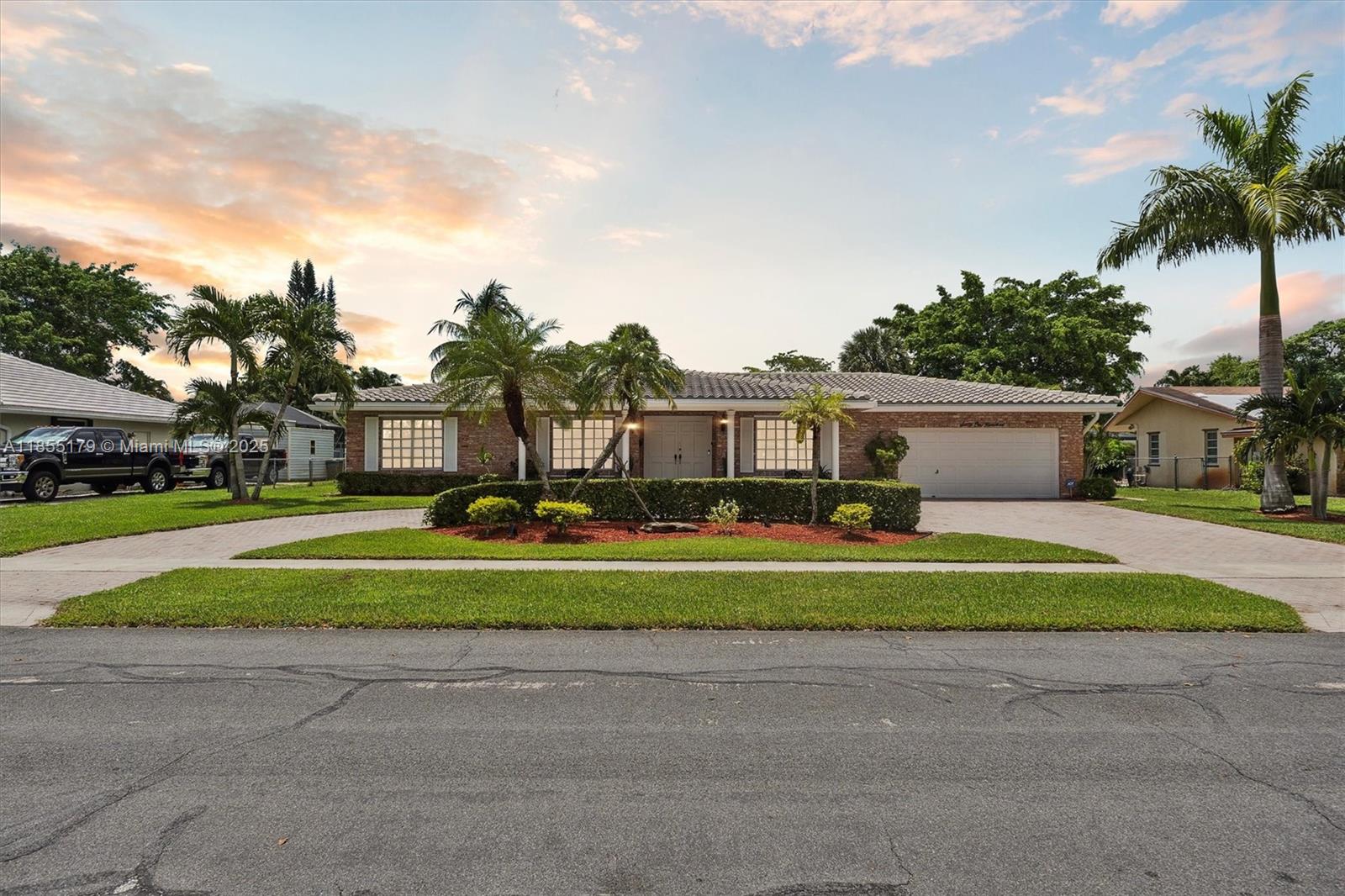 6100 SW 8th Ct