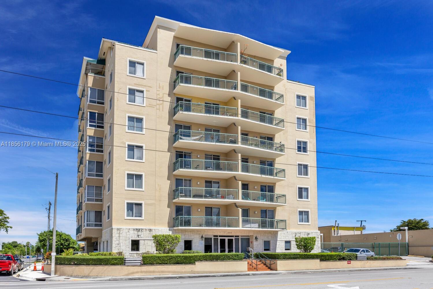 2501 Douglas Rd #606
