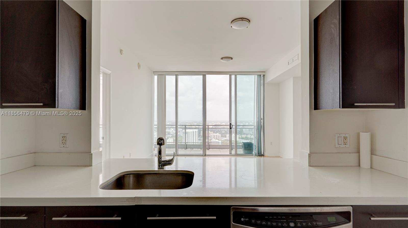 image Ivy Condo9