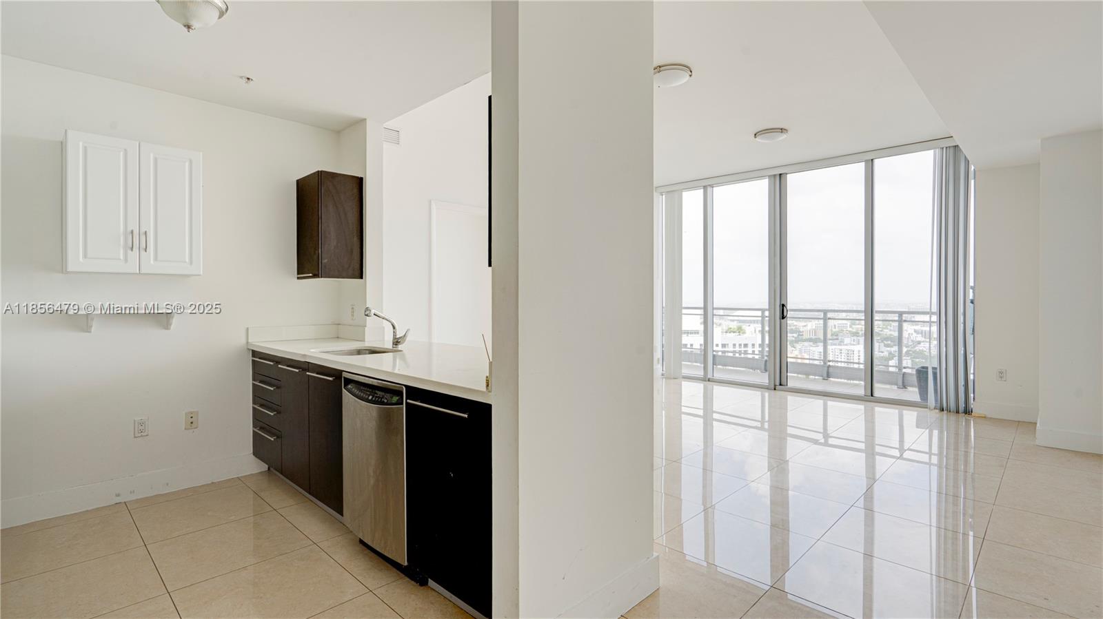 image Ivy Condo4