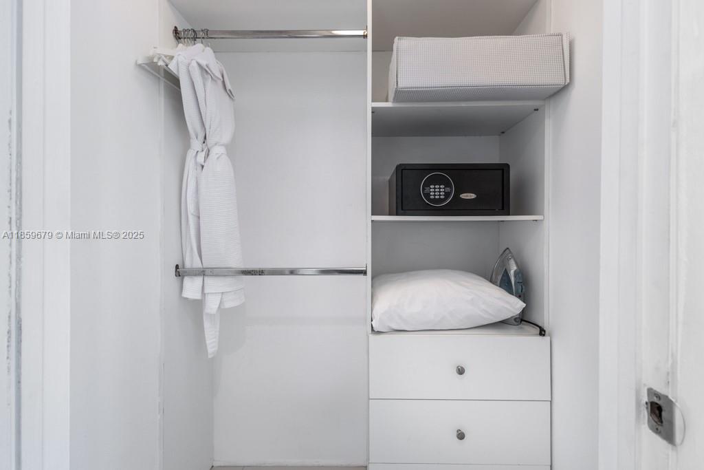 image Icon Brickell Condominium17