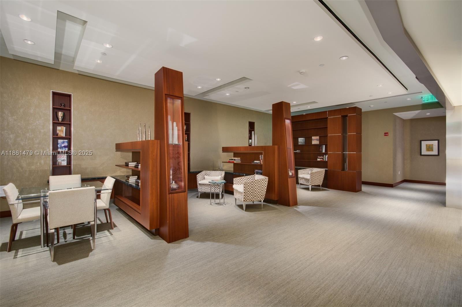 image Four Seasons Residences11