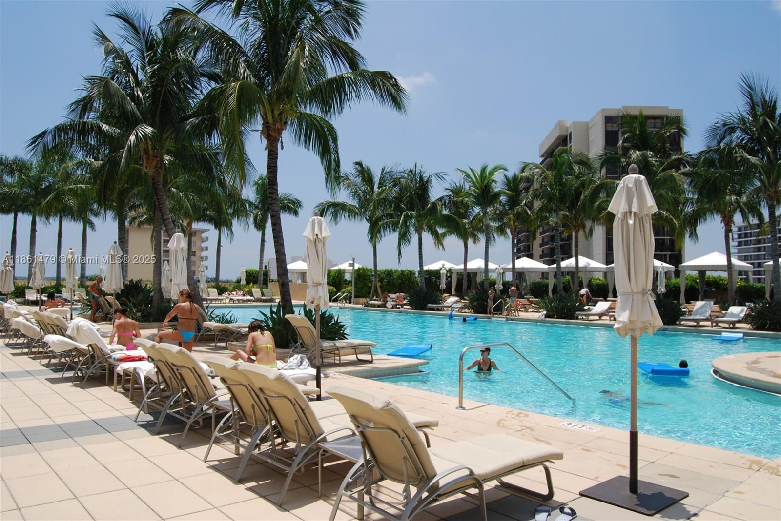 image Four Seasons Residences12
