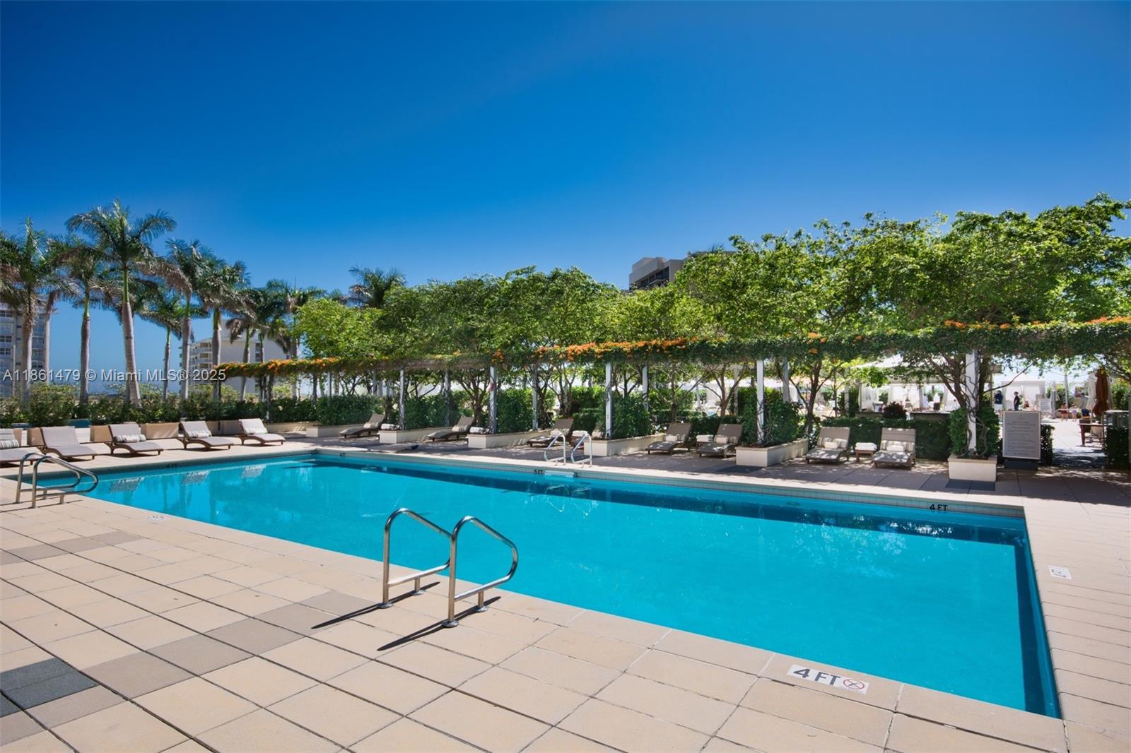 image Four Seasons Residences13
