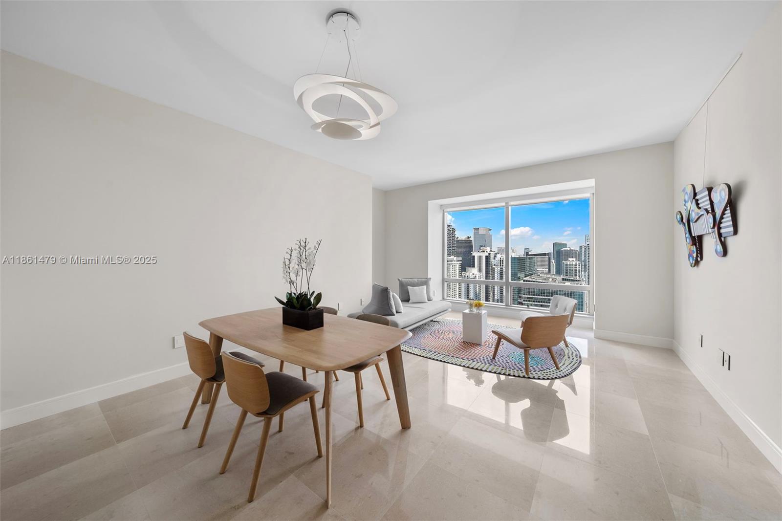 image Four Seasons Residences2