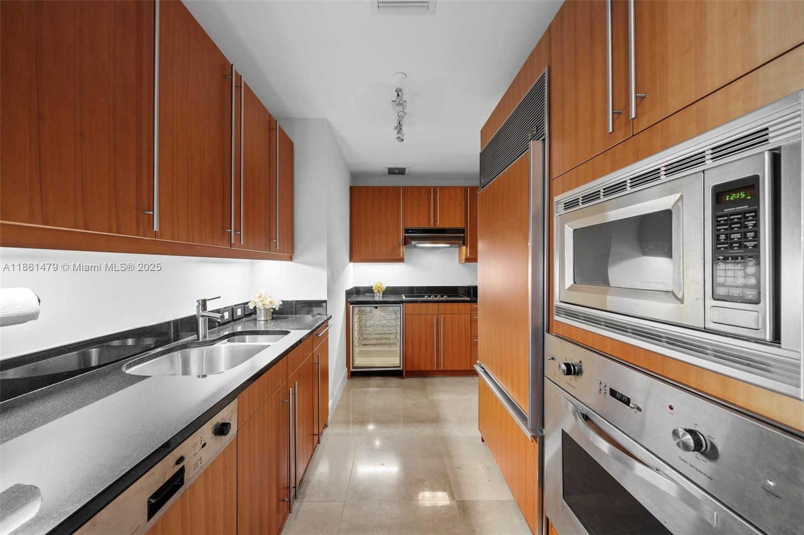 image Four Seasons Residences5