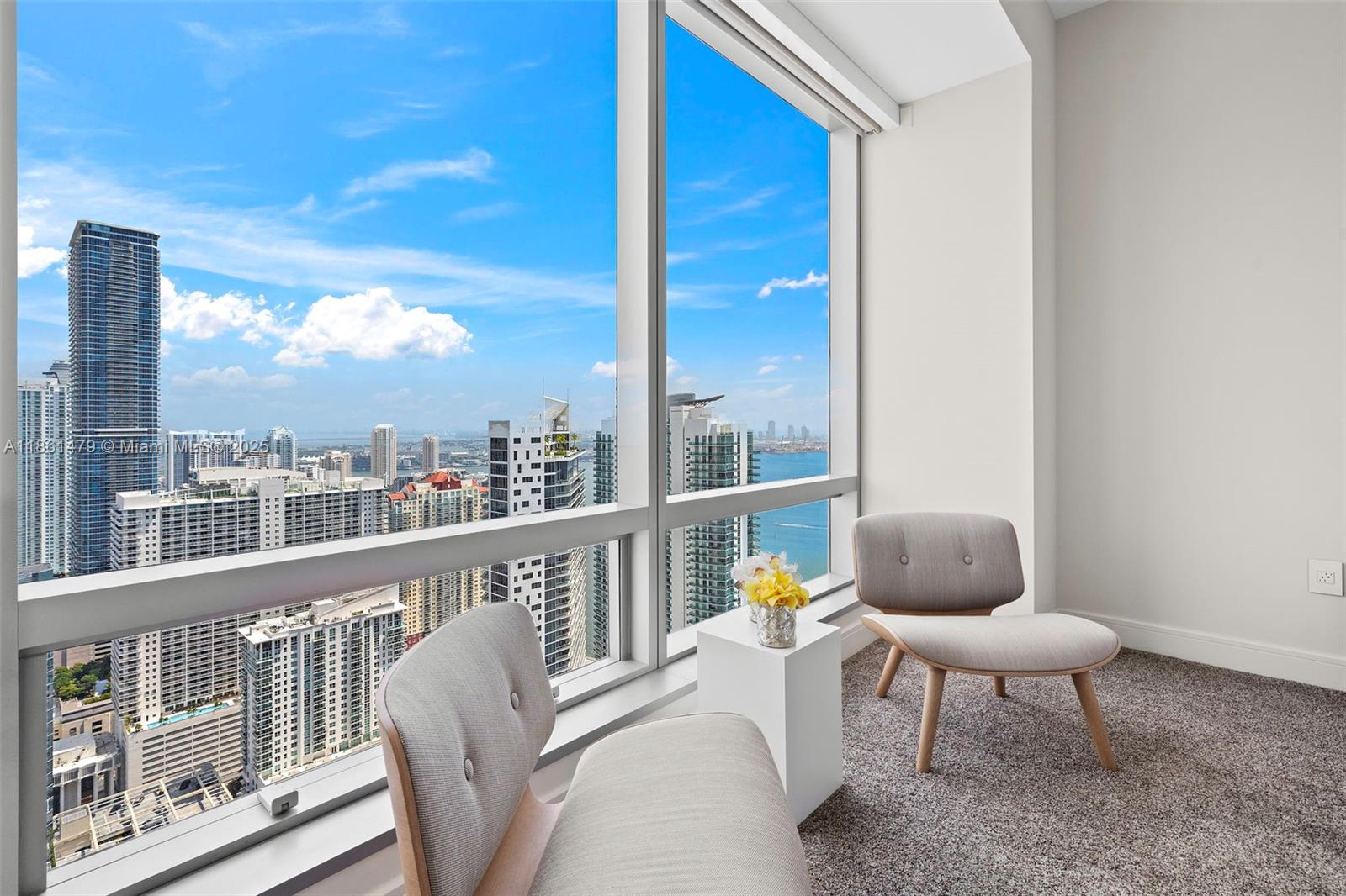 image Four Seasons Residences8