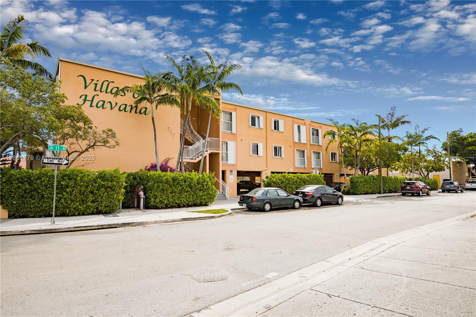 717 SW 11th Ave #309