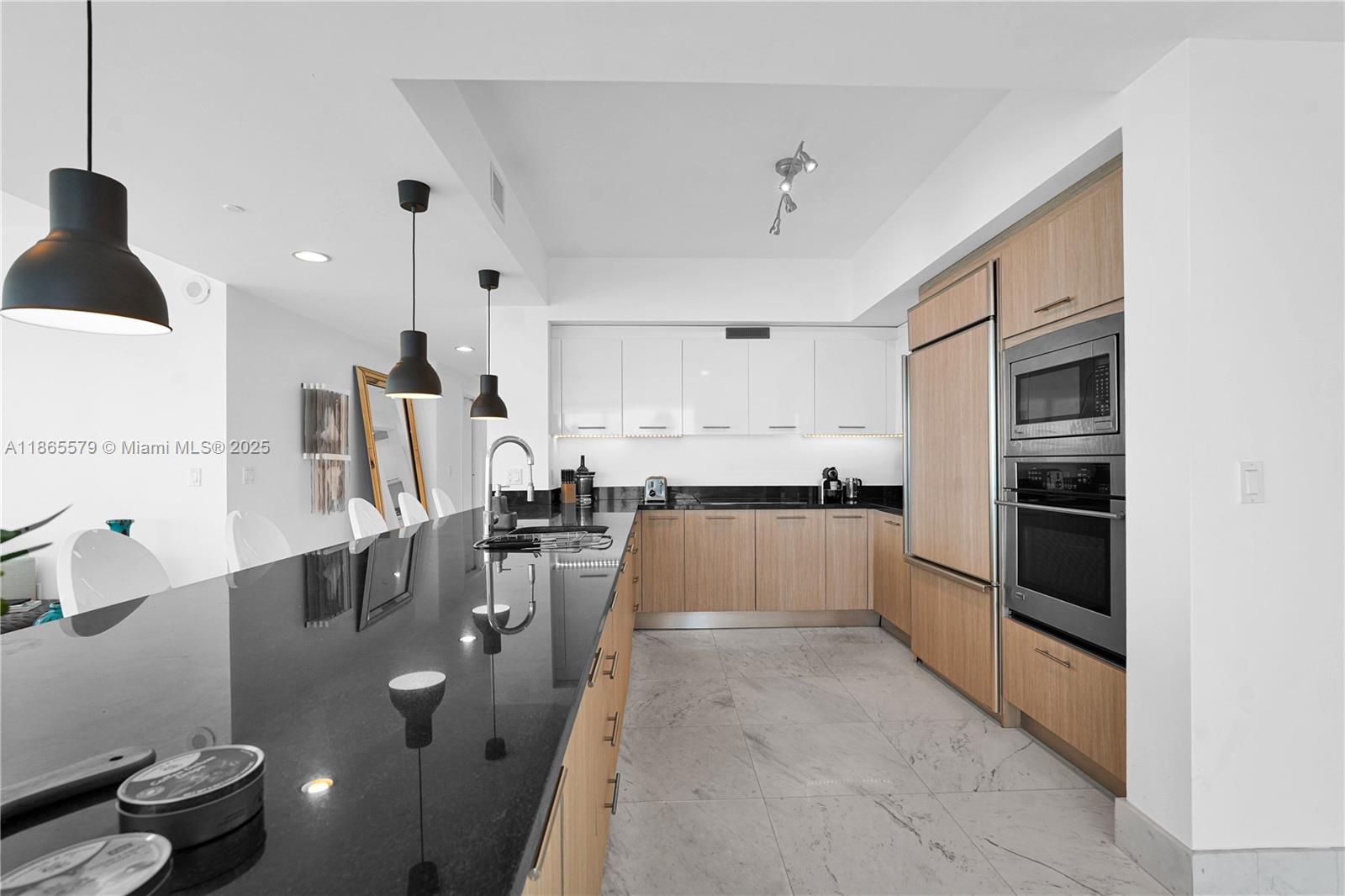 3951 S Ocean Dr #1901 Hollywood, FL 33019