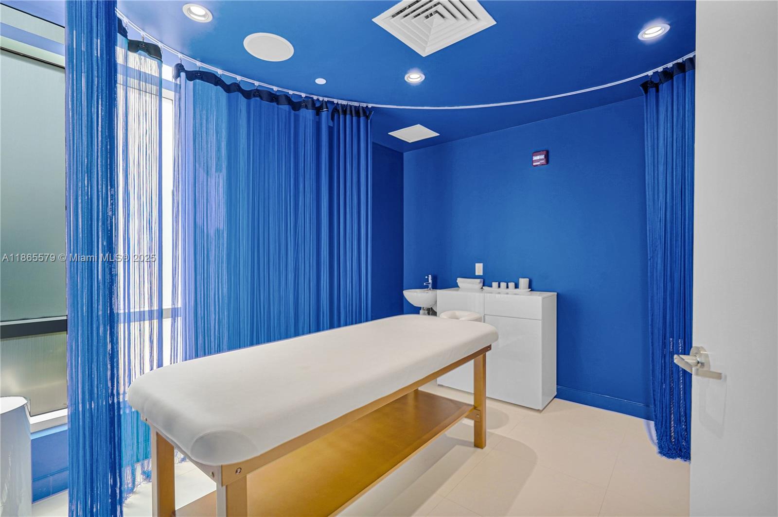 3951 S Ocean Dr #1901 Hollywood, FL 33019