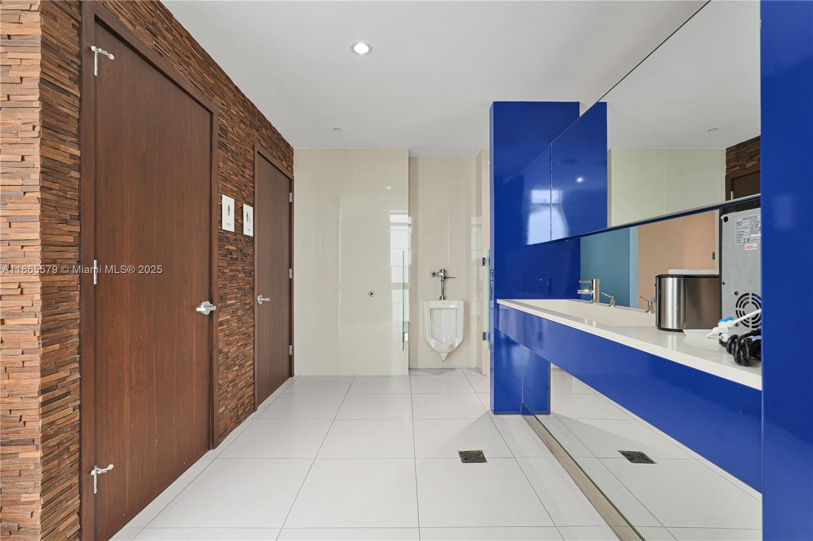 3951 S Ocean Dr #1901 Hollywood, FL 33019