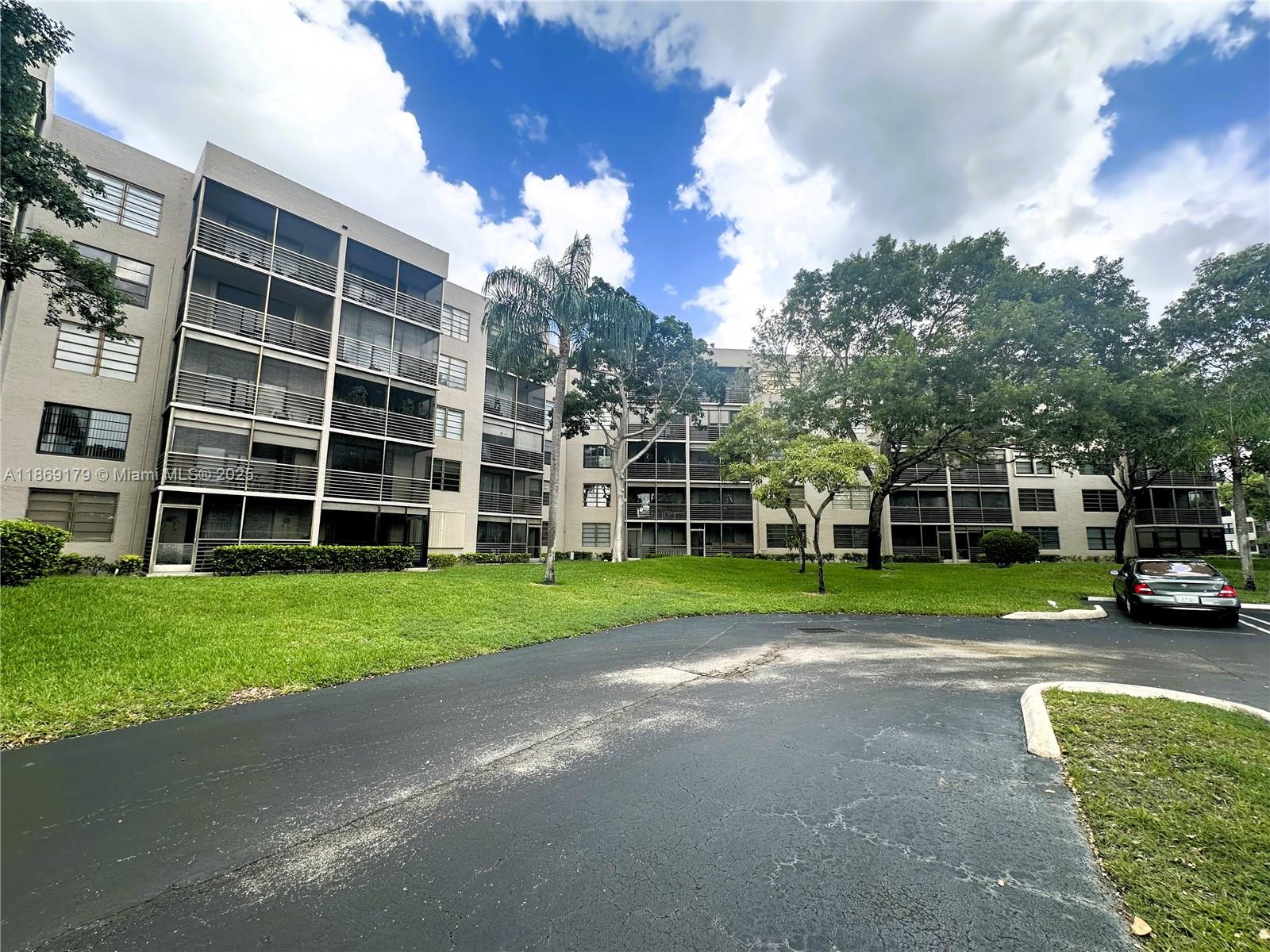 1100 Colony Pt Cir #215