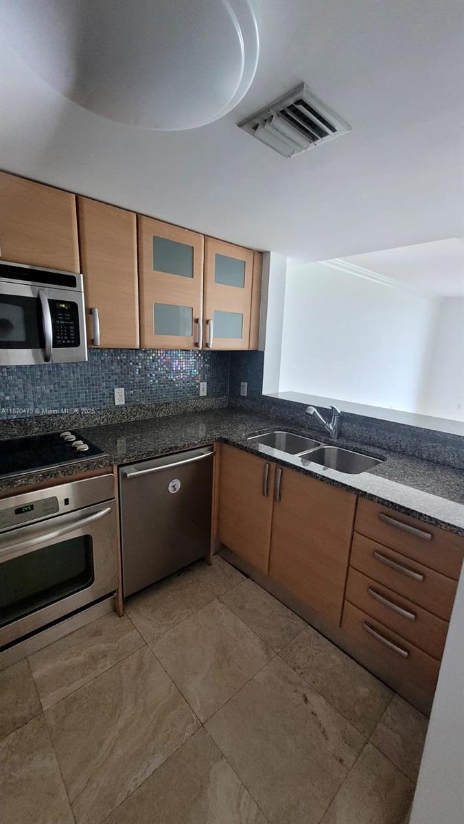2101 Brickell Ave #1109