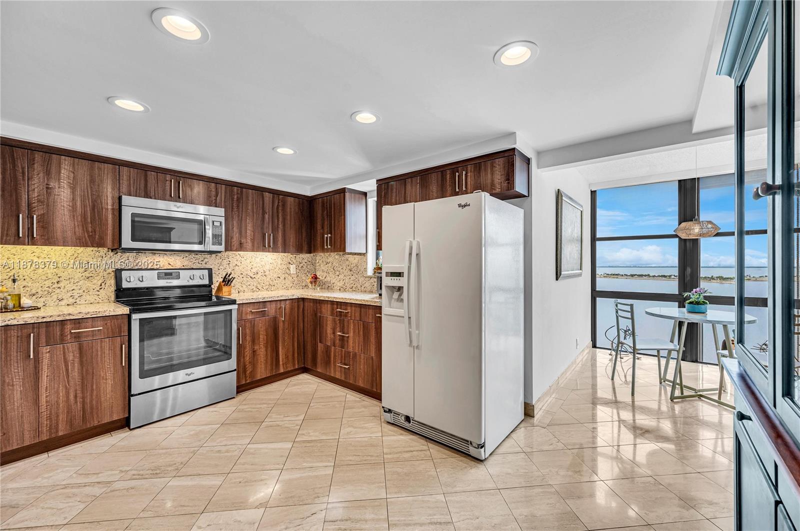 image Brickell Place13