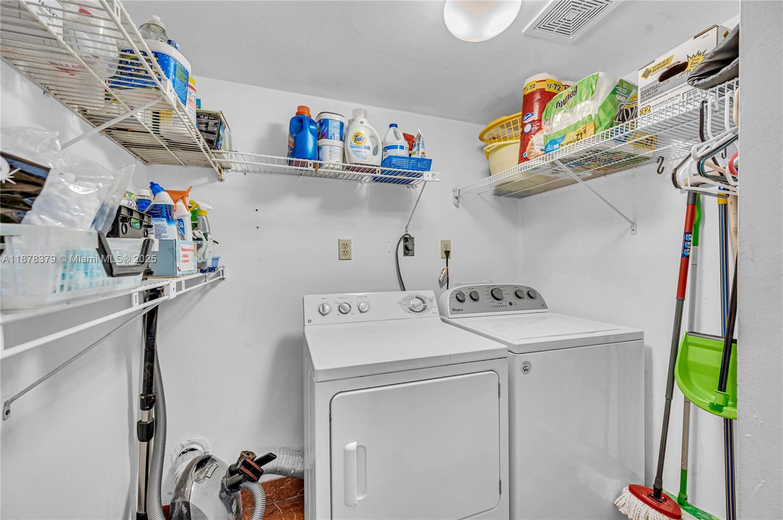 image Brickell Place26