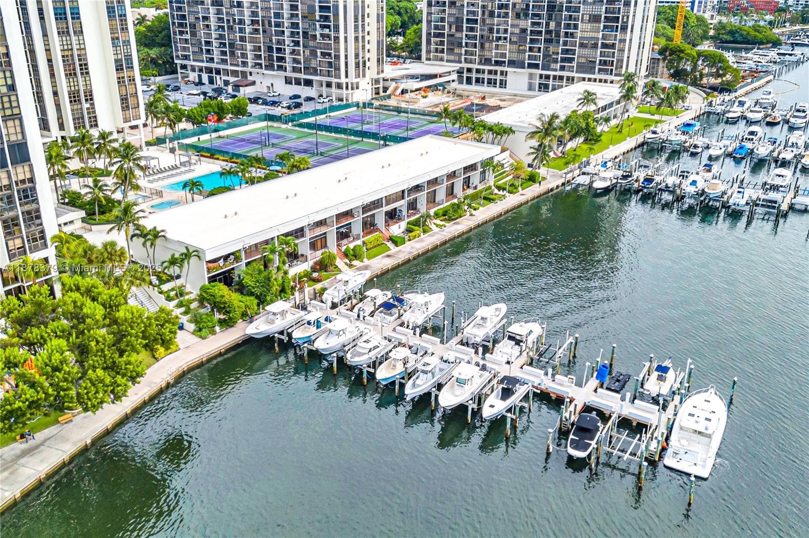 image Brickell Place36