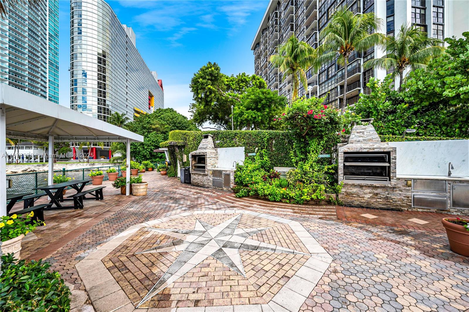 image Brickell Place37